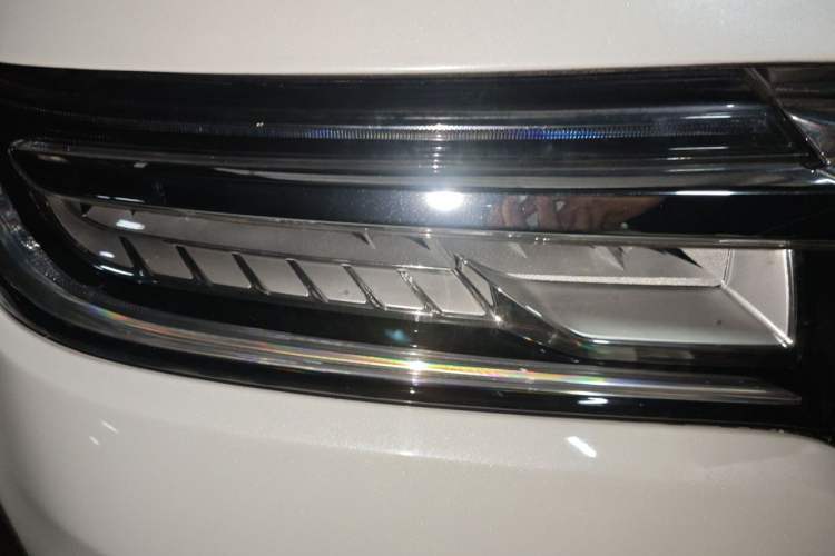 Used Honda Avancier 2020 370TURBO Four-Wheel Drive Supreme Edition Two-Tone Right Front Headlight