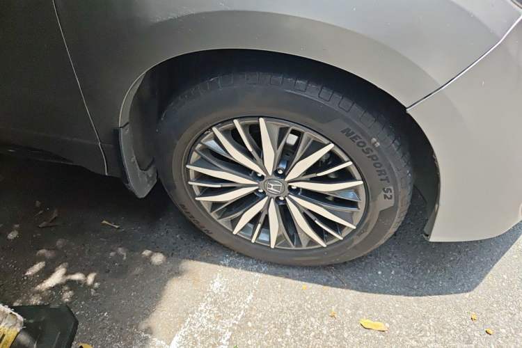 Used Honda Avancier 2020 370TURBO Four-Wheel Drive Prestige Edition Two-Tone Right Front Wheel Hub
