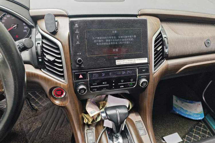 Used Honda Avancier 2020 240TURBO Two-Wheel Drive Comfort Edition Audio And AC Panel
