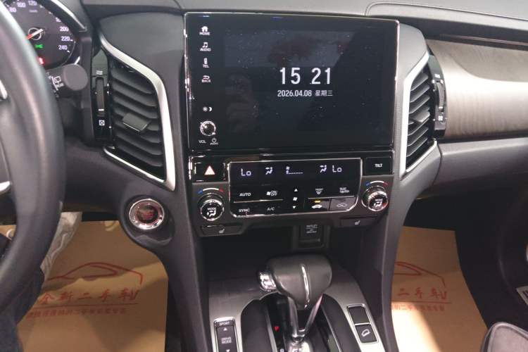 Used Honda Avancier 2020 240TURBO Two-Wheel Drive Premium Edition Audio And AC Panel