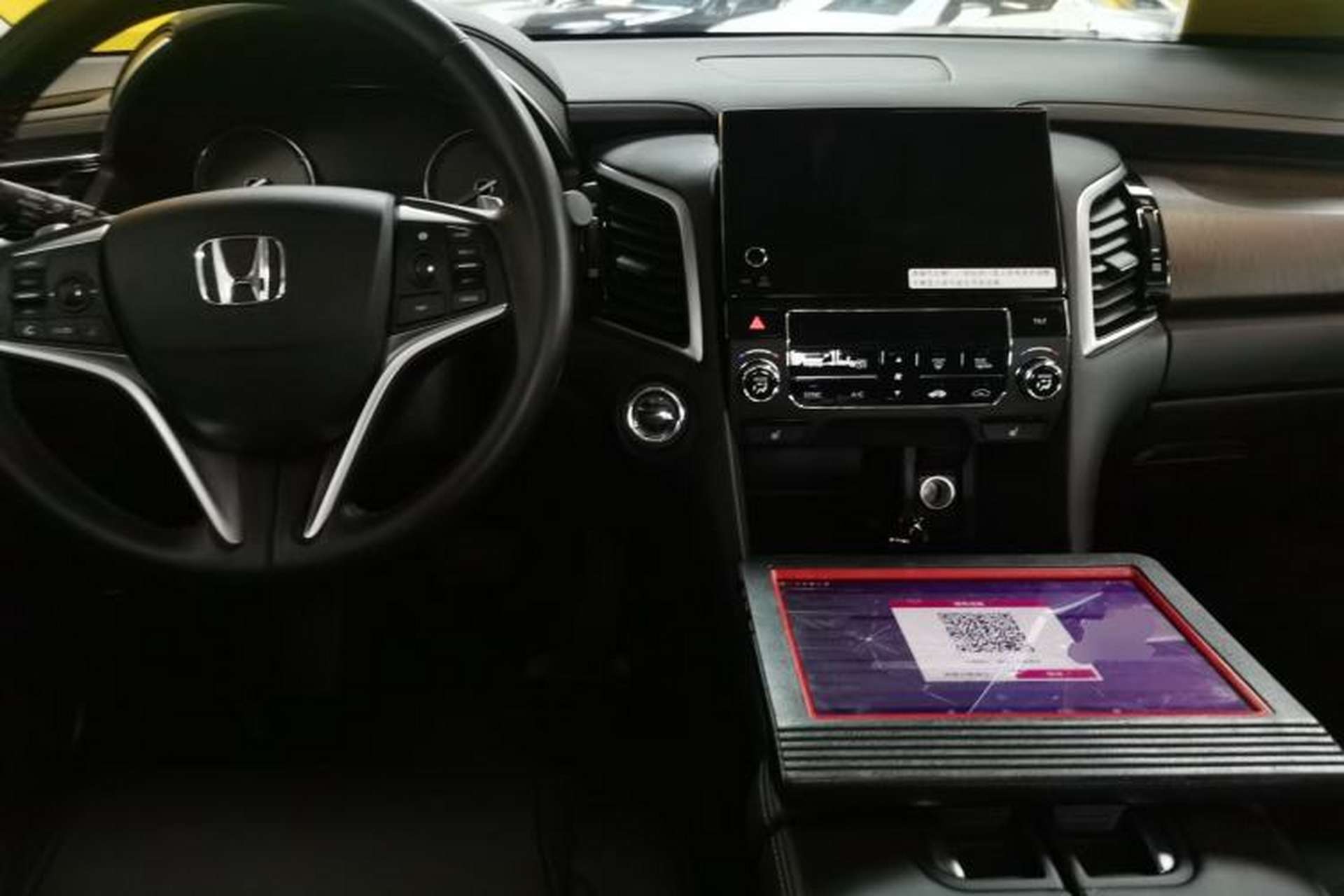 Used Honda Avancier 2020 370TURBO Two-Wheel Drive Luxury Edition Center Console