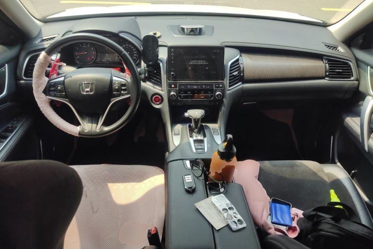 Used Honda Avancier 2020 240TURBO Two-Wheel Drive Elite Edition Center Console