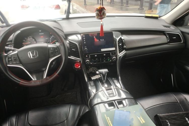 Used Honda Avancier 2020 240TURBO Two-Wheel Drive Premium Edition Center Console