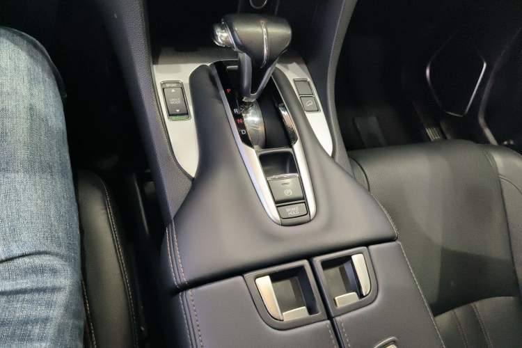 Used Honda Avancier 2020 240TURBO Two-Wheel Drive Comfort Edition Gear Lever