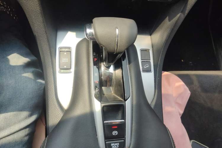 Used Honda Avancier 2020 240TURBO Two-Wheel Drive Elite Edition Gear Lever