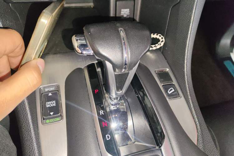 Used Honda Avancier 2020 240TURBO Two-Wheel Drive Premium Edition Gear Lever