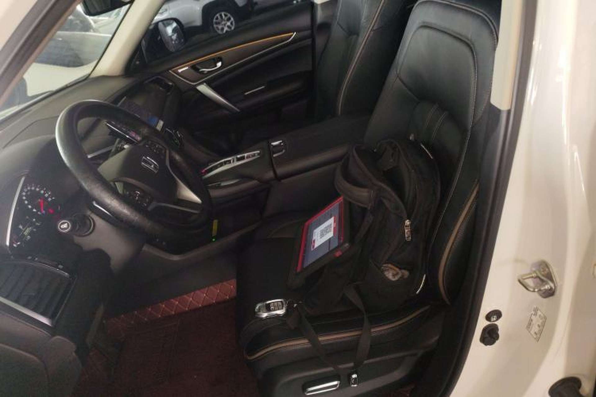 Used Honda Avancier 2020 370TURBO Four-Wheel Drive Prestige Edition Two-Tone Left Front Seat