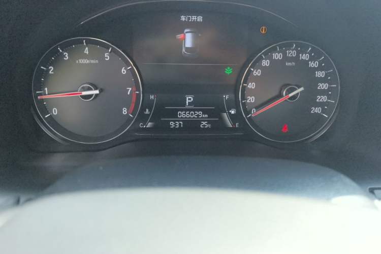 Used Honda Avancier 2020 370TURBO Four-Wheel Drive Supreme Edition Odometer Close Up
