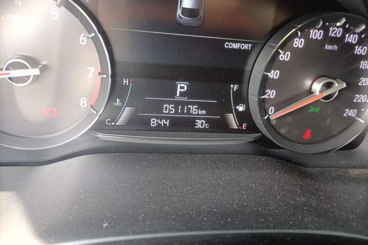 Used Honda Avancier 2020 370TURBO Two-Wheel Drive Luxury Edition Odometer Close Up
