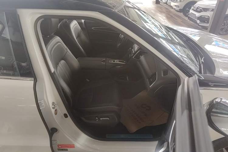 Used Honda Avancier 2020 370TURBO Four-Wheel Drive Supreme Edition Two-Tone Right Front Seat