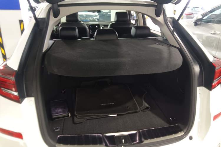 Used Honda Avancier 2020 240TURBO Two-Wheel Drive Premium Edition Trunk