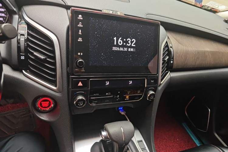 Used Honda Avancier 2022 240TURBO Two-Wheel-Drive Limited-Edition Commemorative Version Audio And AC Panel