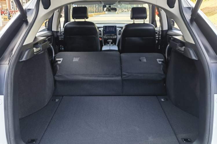 Used Honda Avancier 2022 240TURBO Two-Wheel-Drive Limited-Edition Commemorative Version Interior 4