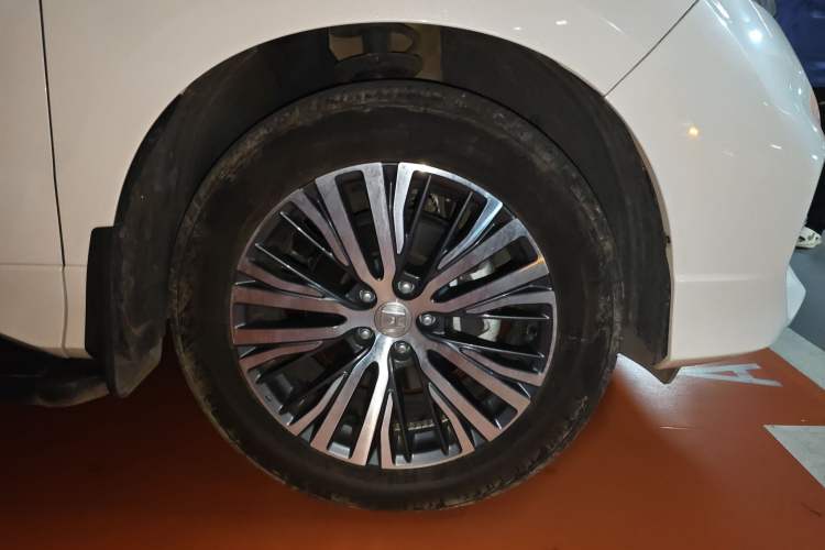 Used Honda Avancier 2022 240TURBO Two-Wheel-Drive Limited-Edition Commemorative Version Right Front Wheel Hub