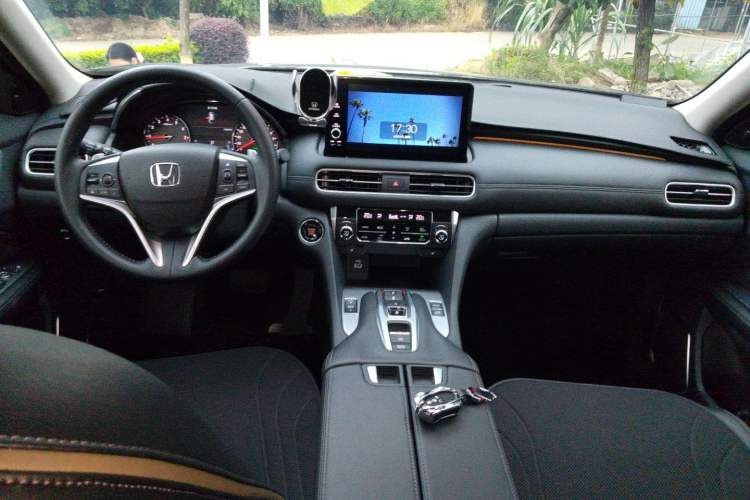 Used Honda Avancier 2023 370TURBO Two-Wheel-Drive Luxury Edition Center Console