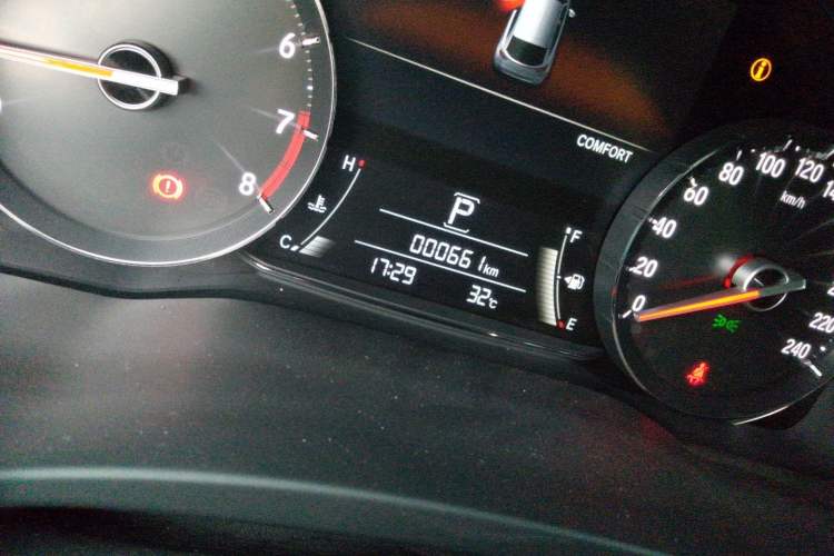 Used Honda Avancier 2023 370TURBO Two-Wheel-Drive Luxury Edition Odometer Close Up