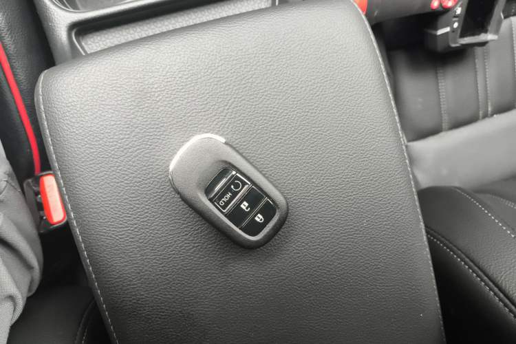 Used Honda Breeze 2023 240TURBO Two-Wheel-Drive Luxury Edition 5 Seats Vehicle Key