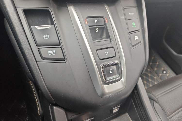 Used Honda Breeze 2020 Rui Hybrid 2.0L Two-Wheel Drive Rui Luxury Edition Audio And AC Panel