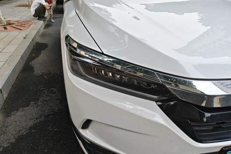 Used Honda Breeze 2020 240TURBO CVT Two-Wheel Drive Prestige Edition Right Front Headlight