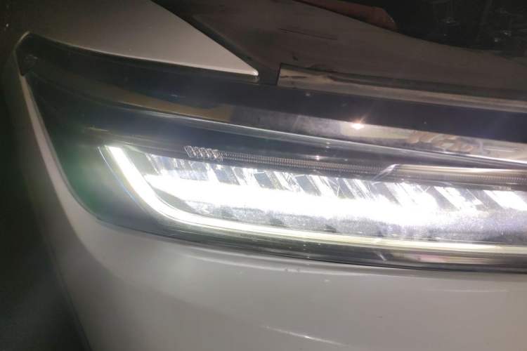 Used Honda Breeze 2020 Xing·Hybrid 2.0L Two-Wheel Drive Xing·Elite Edition Right Front Headlight
