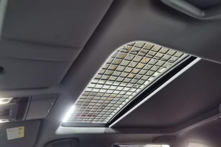 Used Honda Breeze 2021 240TURBO CVT Front-Wheel Drive Elite Edition Headliner