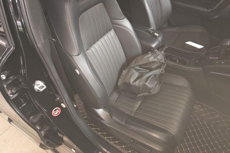 Used Honda Breeze 2021 240TURBO CVT Two-Wheel Drive Phantom Night Edition Right Front Seat