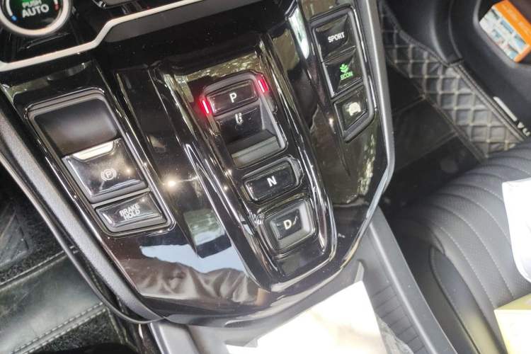 Used Honda Breeze 2021 Rui Hybrid 2.0L 2WD Rui Luxury Edition Gear Lever