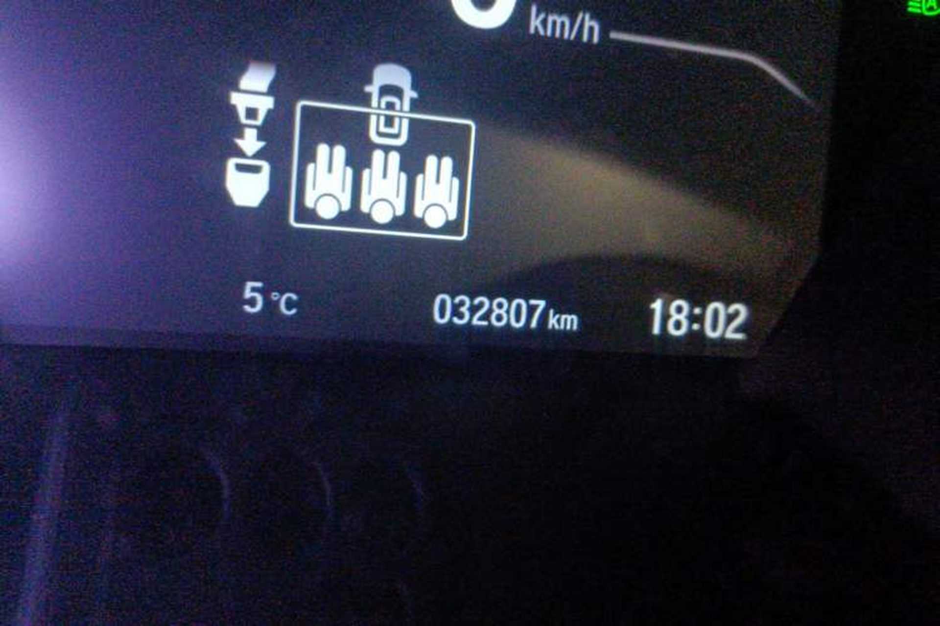 Used Honda Breeze 2021 240TURBO CVT Four-Wheel Drive Prestige Edition Odometer Close Up