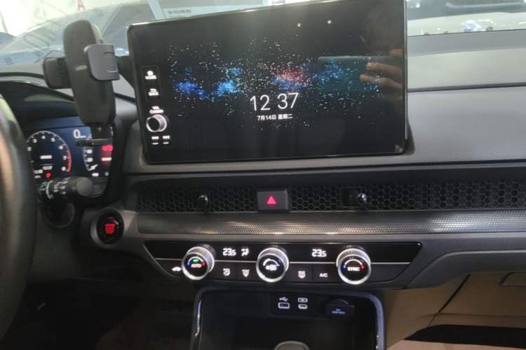 Used Honda Breeze 2023 240TURBO Two-Wheel-Drive Luxury PRO 7-Seater Audio And AC Panel