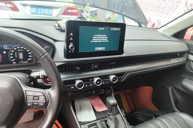 Used Honda Breeze 2023 240TURBO Two-Wheel-Drive Luxury PRO 7-Seater Audio And AC Panel