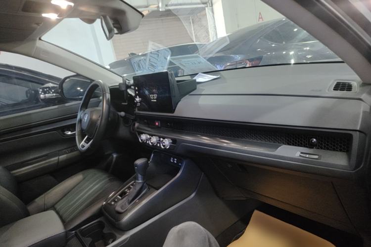 Used Honda Breeze 2023 240TURBO Two-Wheel-Drive Luxury PRO 7-Seater Center Console