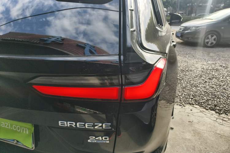 Used Honda Breeze 2023 240TURBO Two-Wheel-Drive Luxury Edition 5 Seats Exterior 3