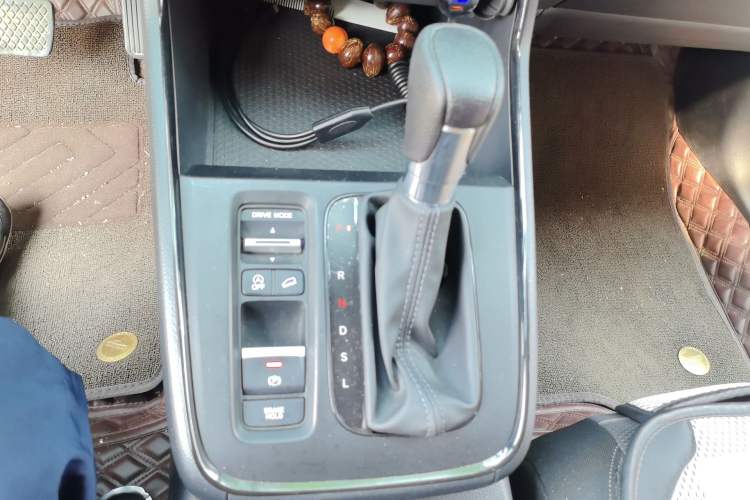 Used Honda Breeze 2023 240TURBO Two-Wheel Drive Elite Edition 5 Seats Gear Lever