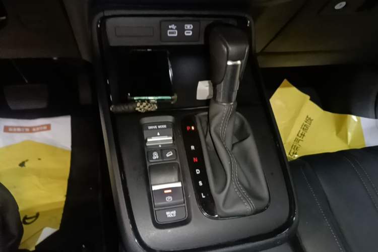 Used Honda Breeze 2023 240TURBO Two-Wheel-Drive Prestige Edition 5 Seats Gear Lever