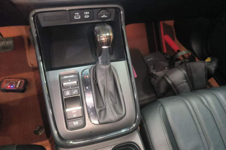 Used Honda Breeze 2023 240TURBO Two-Wheel-Drive Luxury Edition 5 Seats Gear Lever