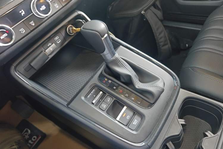 Used Honda Breeze 2023 240TURBO Two-Wheel-Drive Luxury Edition 5 Seats Gear Lever