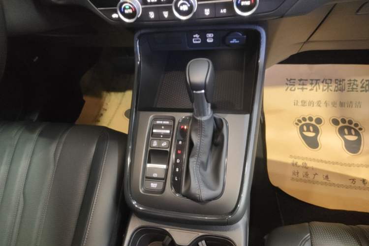 Used Honda Breeze 2023 240TURBO Two-Wheel-Drive Luxury PRO 7-Seater Gear Lever