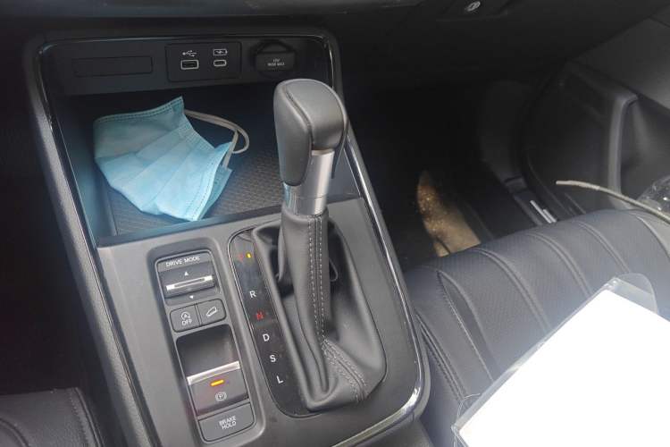 Used Honda Breeze 2023 240TURBO Two-Wheel-Drive Luxury Edition 5 Seats Gear Lever