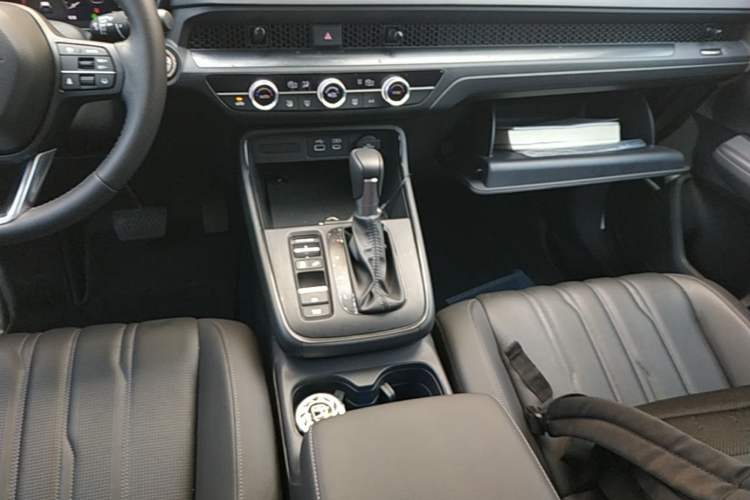 Used Honda Breeze 2023 240TURBO Two-Wheel-Drive Luxury Edition 5 Seats Gear Lever