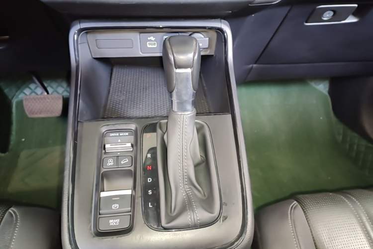 Used Honda Breeze 2023 240TURBO Two-Wheel-Drive Luxury Edition 5 Seats Gear Lever