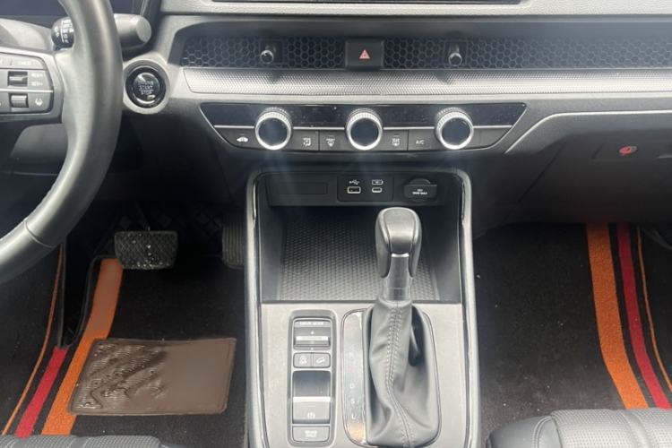 Used Honda Breeze 2023 240TURBO Two-Wheel-Drive Luxury PRO 7-Seater Gear Lever