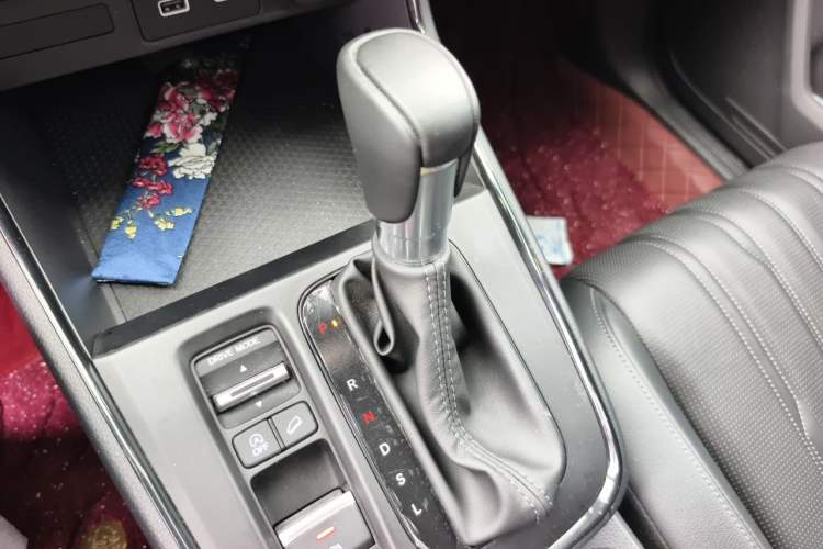 Used Honda Breeze 2023 240TURBO Two-Wheel-Drive Luxury Edition 5 Seats Gear Lever