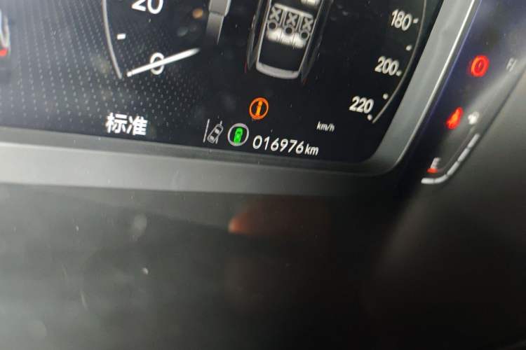 Used Honda Breeze 2023 240TURBO Two-Wheel-Drive Luxury Edition 5 Seats Odometer Close Up