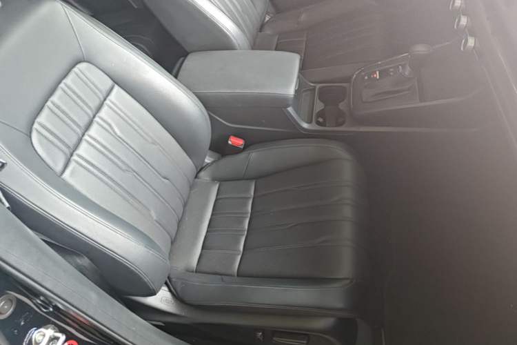 Used Honda Breeze 2023 240TURBO Two-Wheel-Drive Luxury PRO 7-Seater Right Front Seat