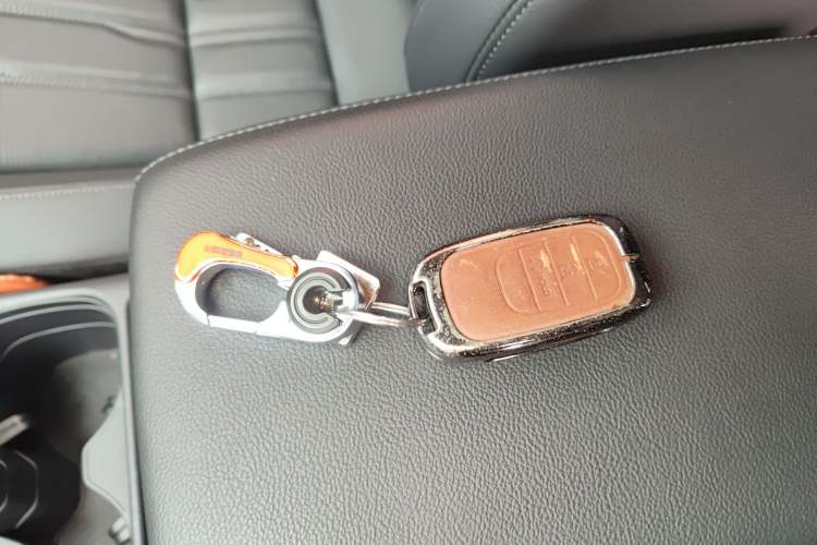 Used Honda Breeze 2023 240TURBO Two-Wheel-Drive Luxury PRO 7-Seater Vehicle Key