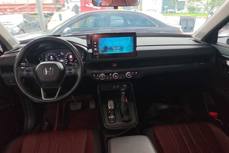 Used Honda Breeze 2023 240TURBO Two-Wheel-Drive Prestige Edition 5 Seats Center Console