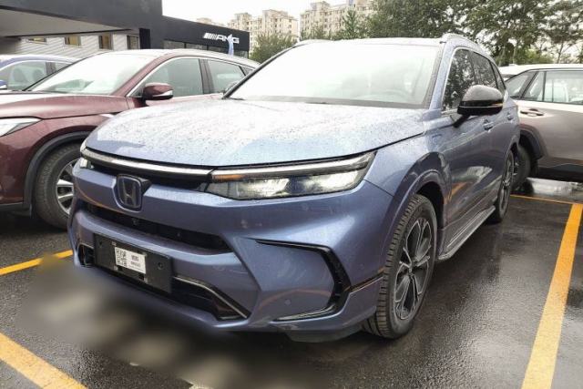 Ojetý Honda Breeze 2023 eHEV Four-Wheel Drive Supreme Edition