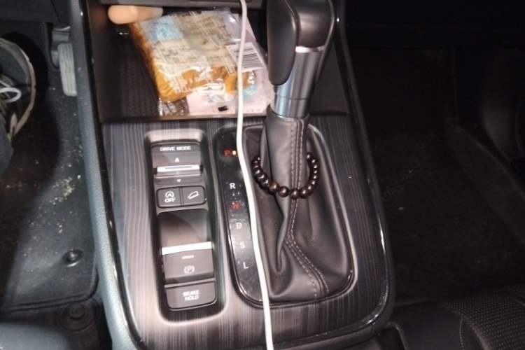 Used Honda Breeze 2023 240TURBO Two-Wheel-Drive Luxury Edition 5 Seats Gear Lever