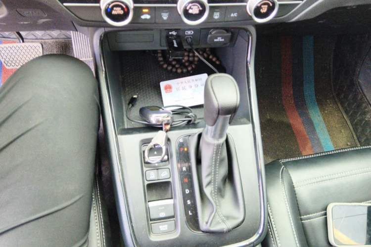 Used Honda Breeze 2023 240TURBO Two-Wheel Drive Elite Edition 5 Seats Gear Lever
