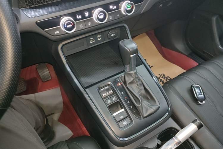 Used Honda Breeze 2023 240TURBO Two-Wheel-Drive Luxury Edition 5 Seats Gear Lever